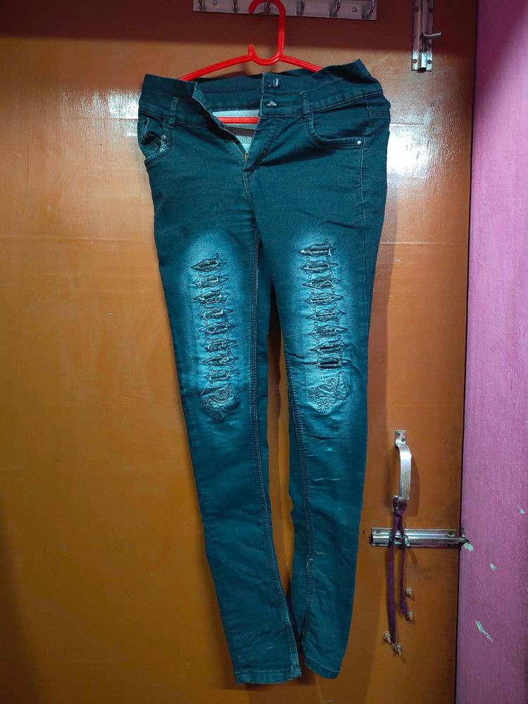 Ripped Skinny Jeans