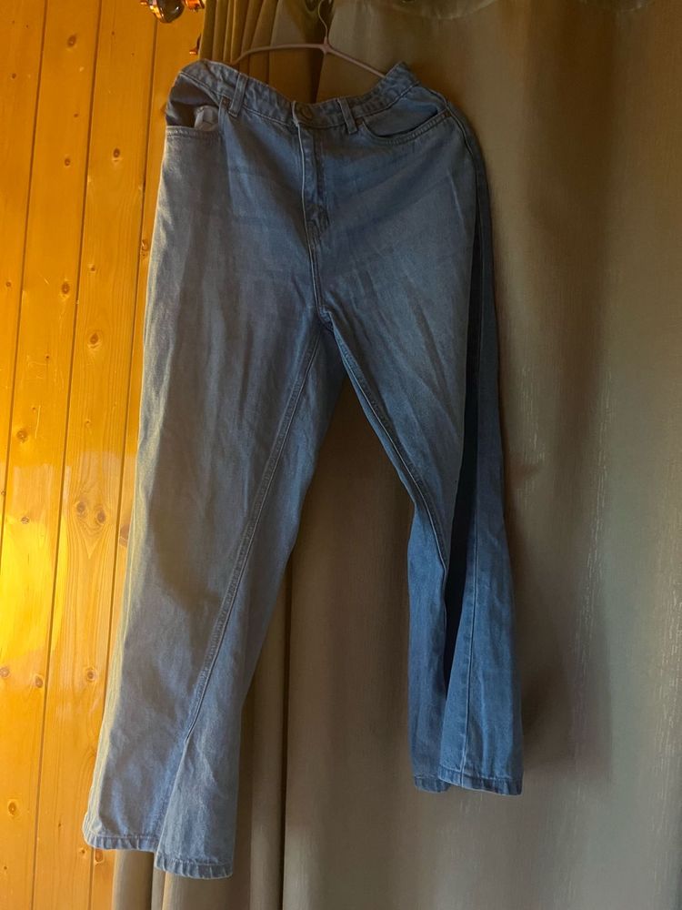 Light Wash Flared Jeans