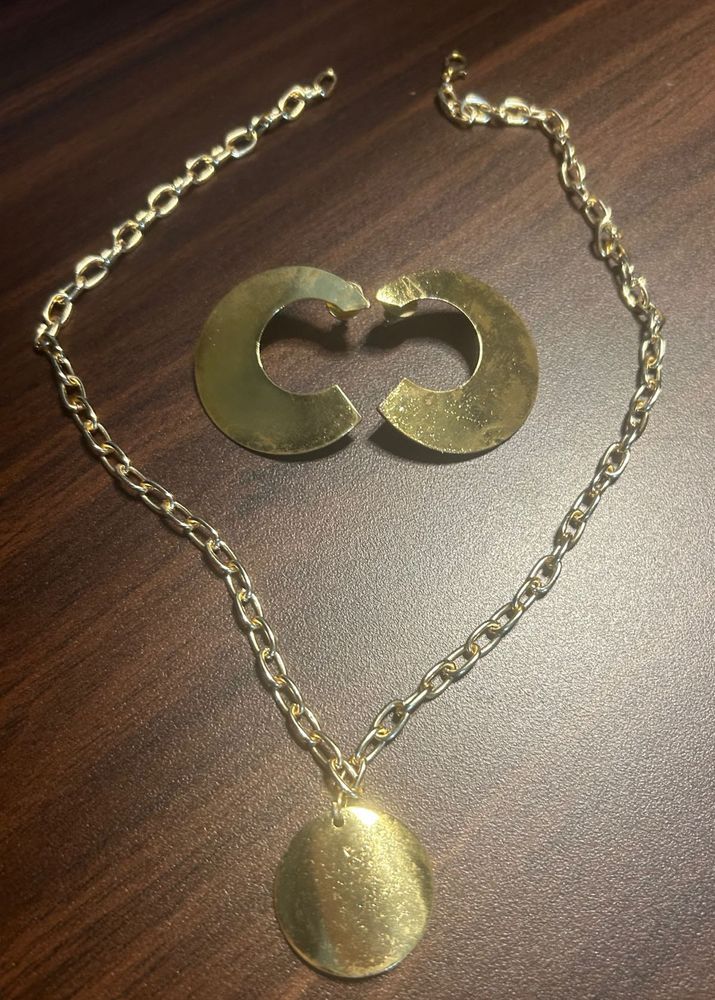 Gold Tone Necklace &amp; Earring Set