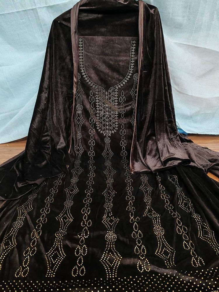 Unstitched Velvet Suit Siroski Work