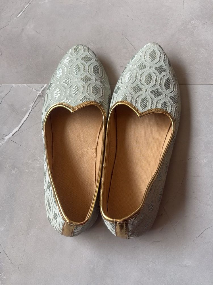 Sea Green Mojri For Wedding