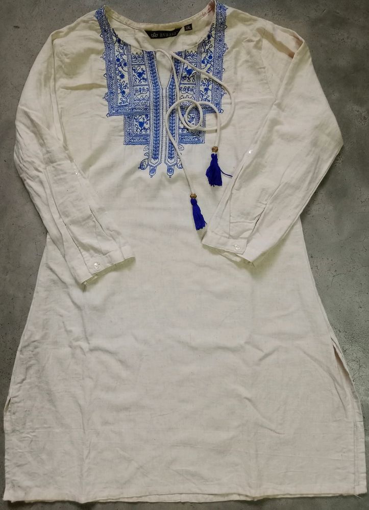 Off White Kurta With Embroidery
