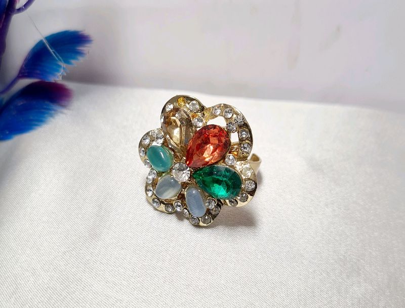 ⬇️ Price Dropped Three stone ring finger