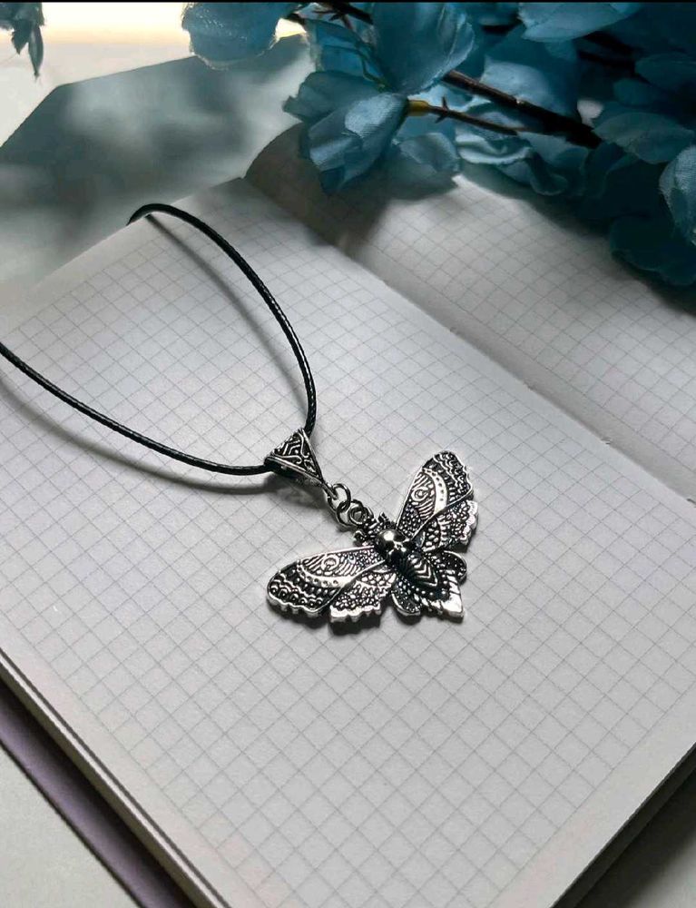 Gothic  Moth Pendant Necklace 🤍