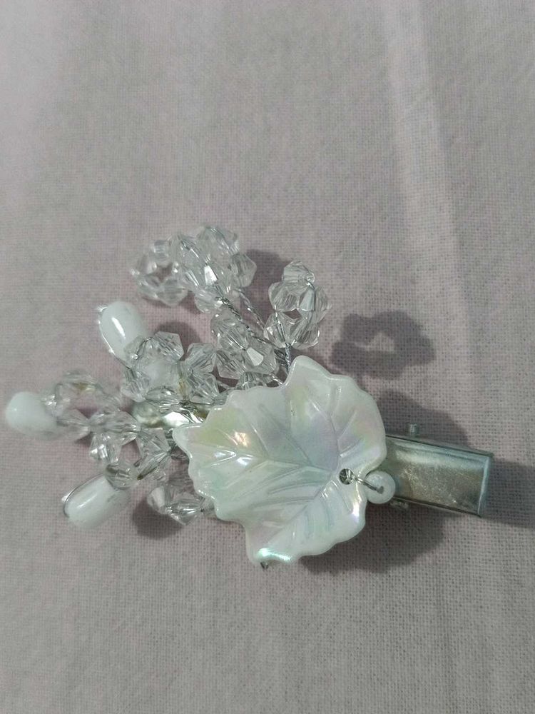 Elegant Beaded Leaf Hair Clip