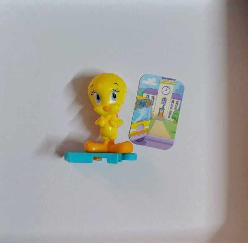 Kinderjoy - Tweety Bird Toy Figure