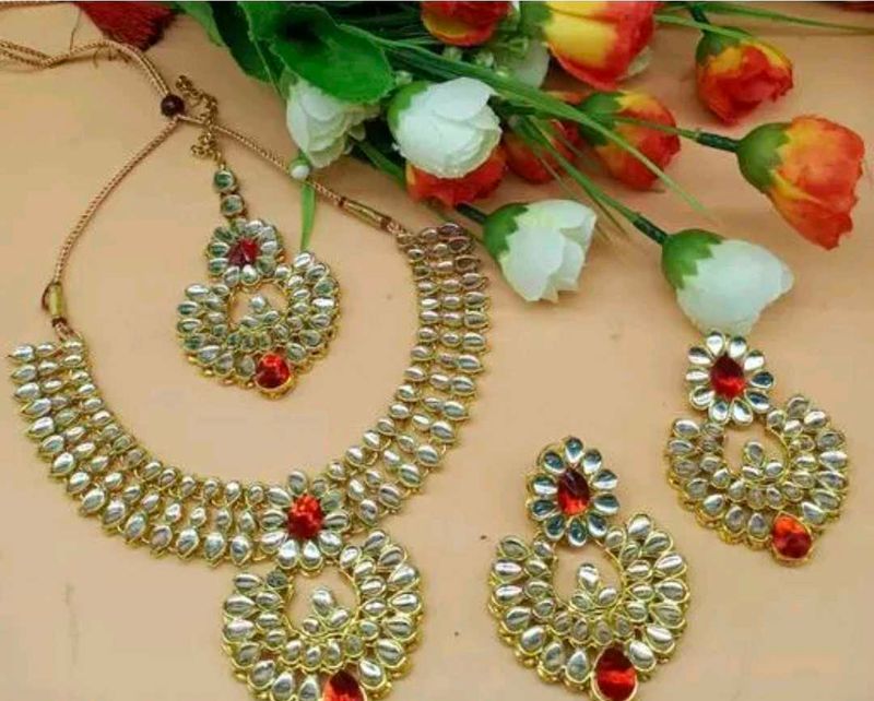 Elegant Kundan Jewelry Set