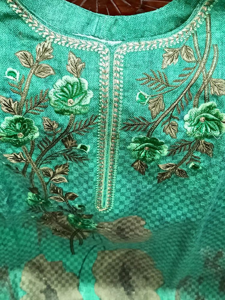 Kashmir Embroder 3 Piece Suit Very Warm