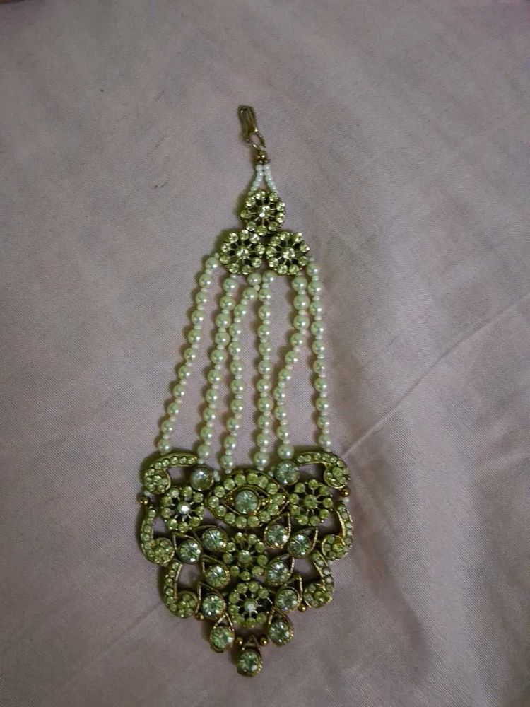 Exquisite Pearl &amp; Stone Maang Tikka