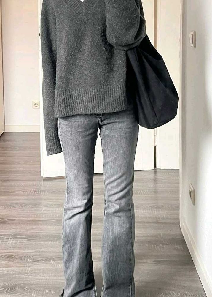 Women's Grey Washed Low-Rise Flared Jeans