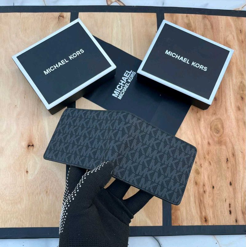Micheal kors wallet