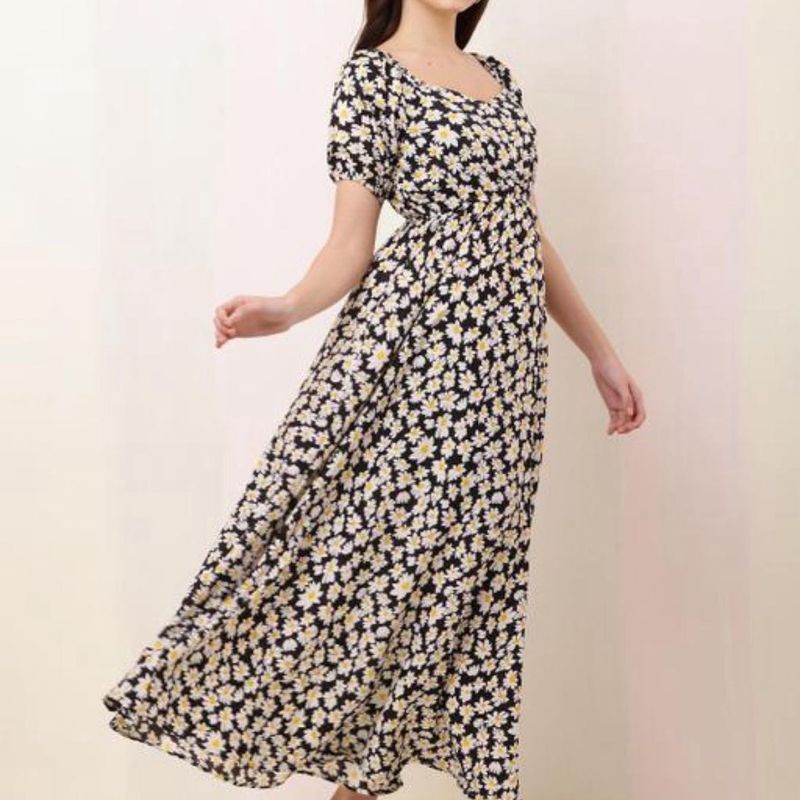 Chic Daisy Print Maxi Dress