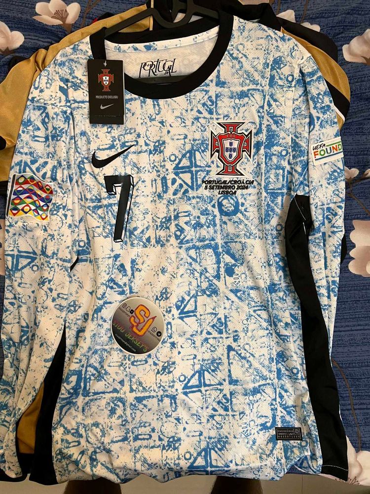 Ronaldo Portugal 900 world record football jersey