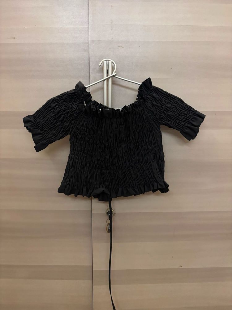 Chic Black Off-Shoulder Top-Sexy Back