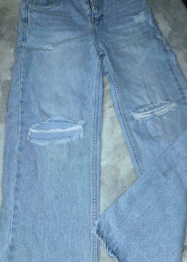 Distressed Wide Leg Jeans
