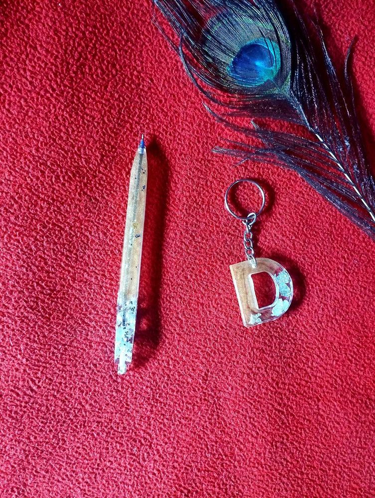 Handmade Resin Letter 'D' Keychain &amp; Pen Set