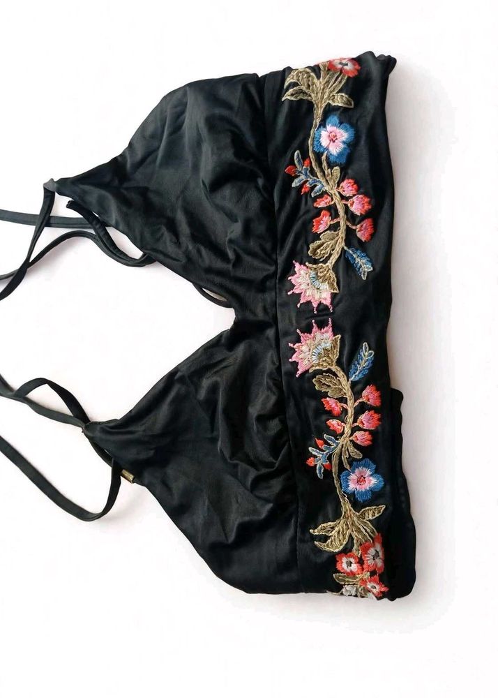 🎀Embroidered Black Bikini Top Any one free 🆓