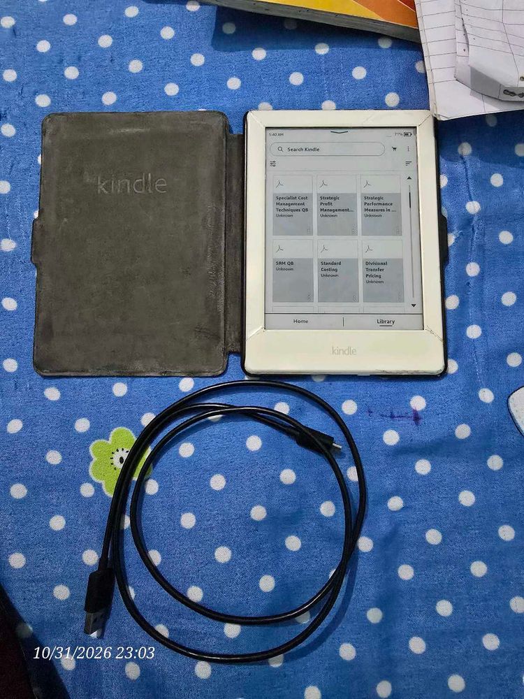 Kindle E-Reader with premium Cover