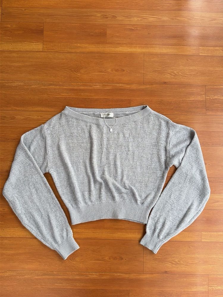 Gray Cropped Long Sleeve Sweater