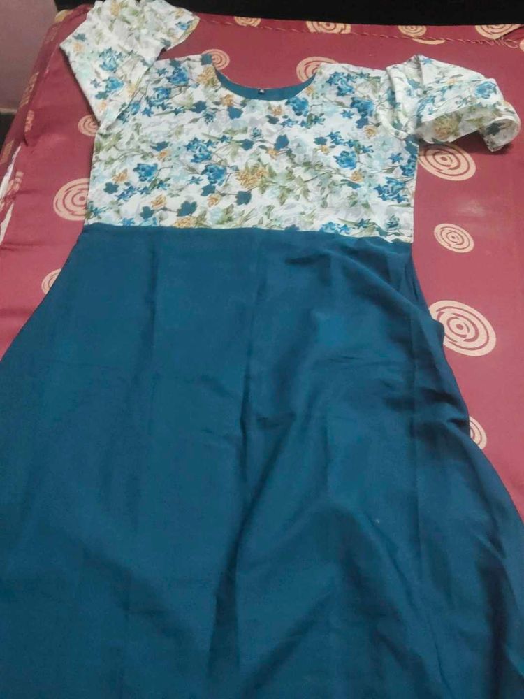 Beautiful Floral Print Ethnic Gown