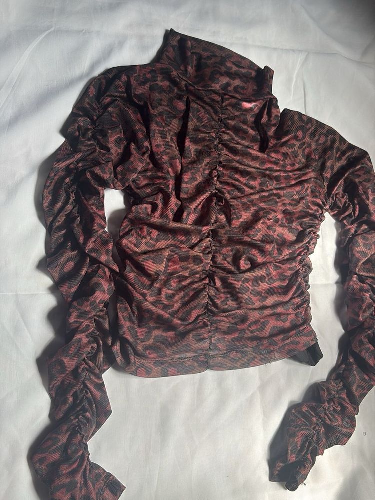 Chic Ruched Leopard Print Top