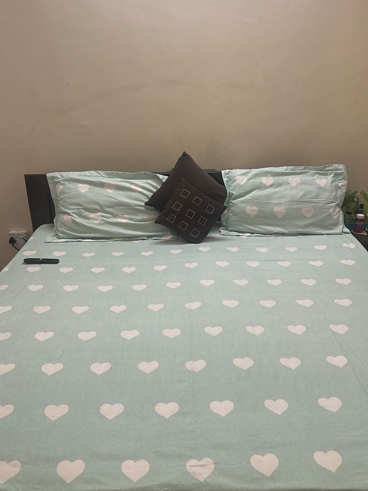 king size Bedsheet with Pillow Covers