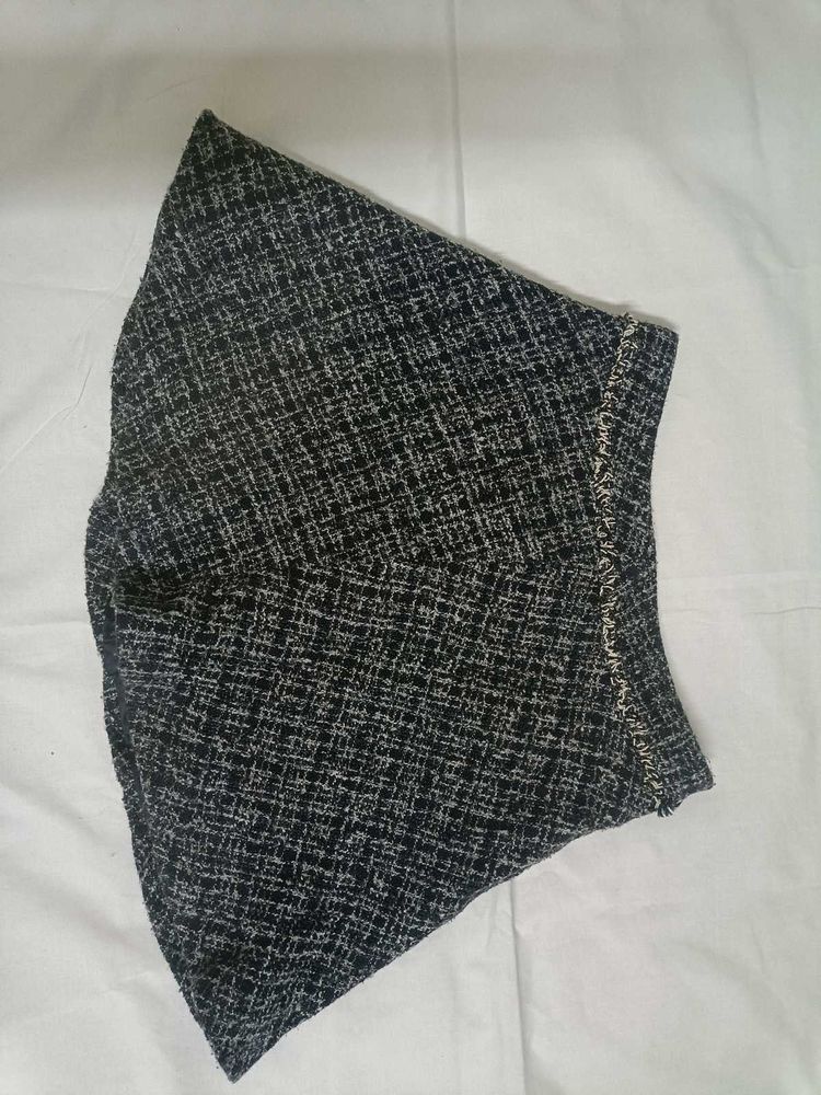 Chic Tweed Skirt