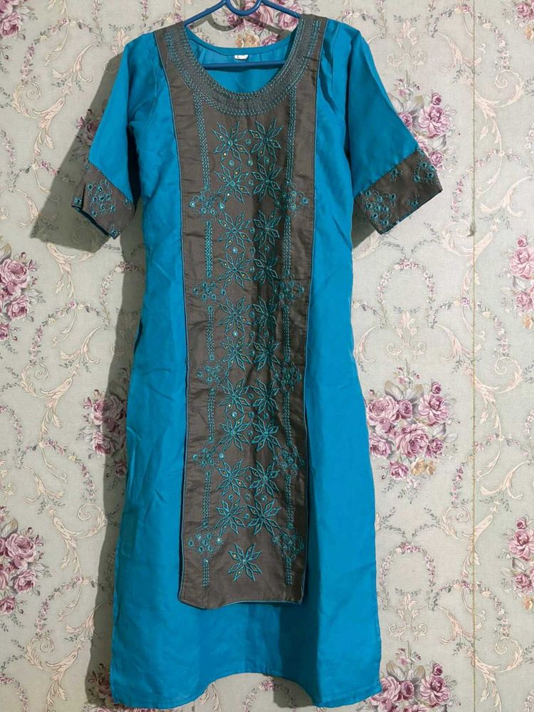 Elegant Blue Embroidered Kurta