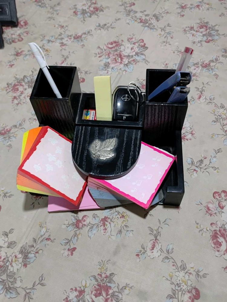 Desk Organizer with Sticky Notes