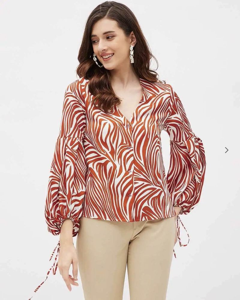 Stylish Printed Blouse with Balloon Sleeves