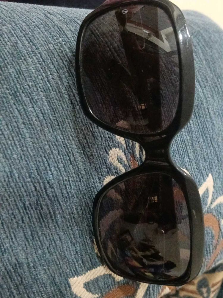 Giorgio Armani brand sun glasses Chic Black Oversi