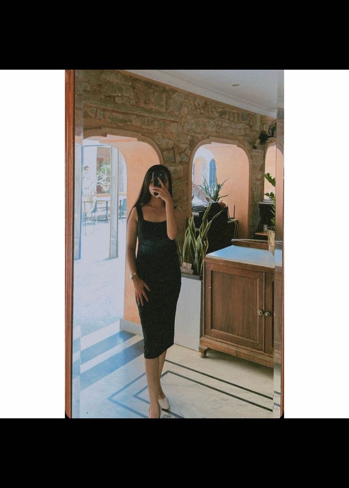 Elegant Black Sheath Dress