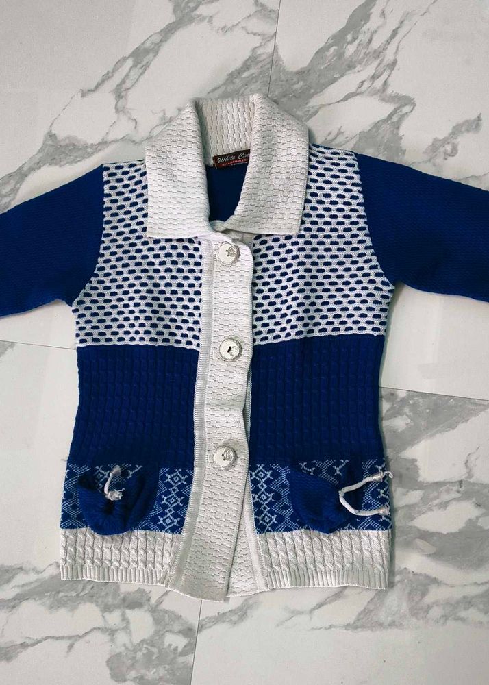 Stylish Blue &amp; White Cardigan