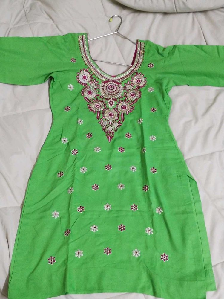 Green Embroidered Kurta