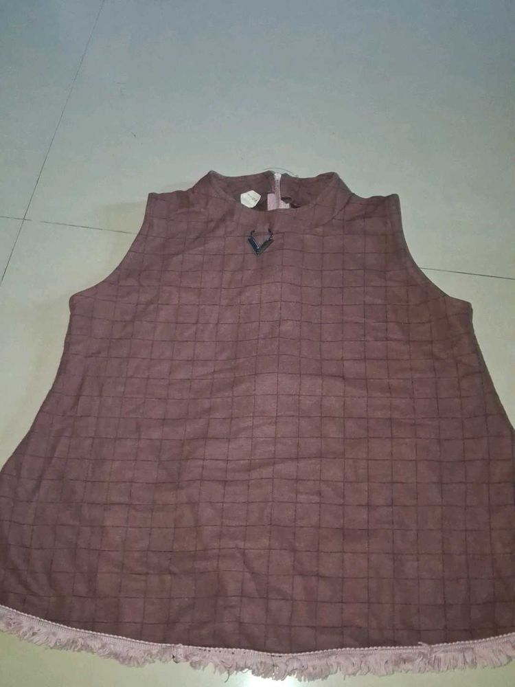 Stylish Brown Checkered Sleeveless Kurta