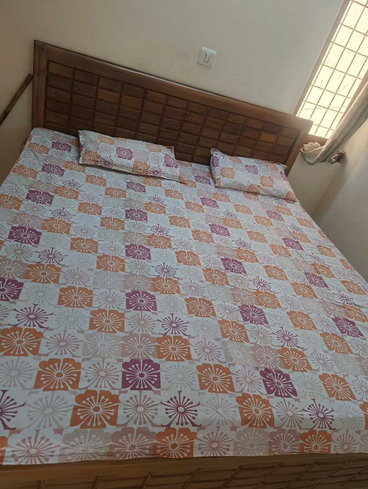 Floral Bedsheet with 2 pillows