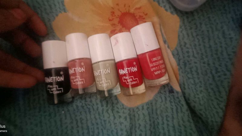 Set of 5 Nail Polishes