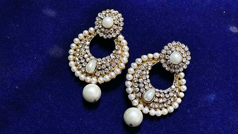 Elegant Pearl and Crystal Earrings