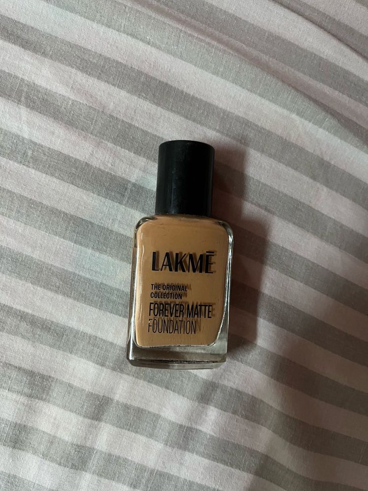Lakme Forever Matte Foundation