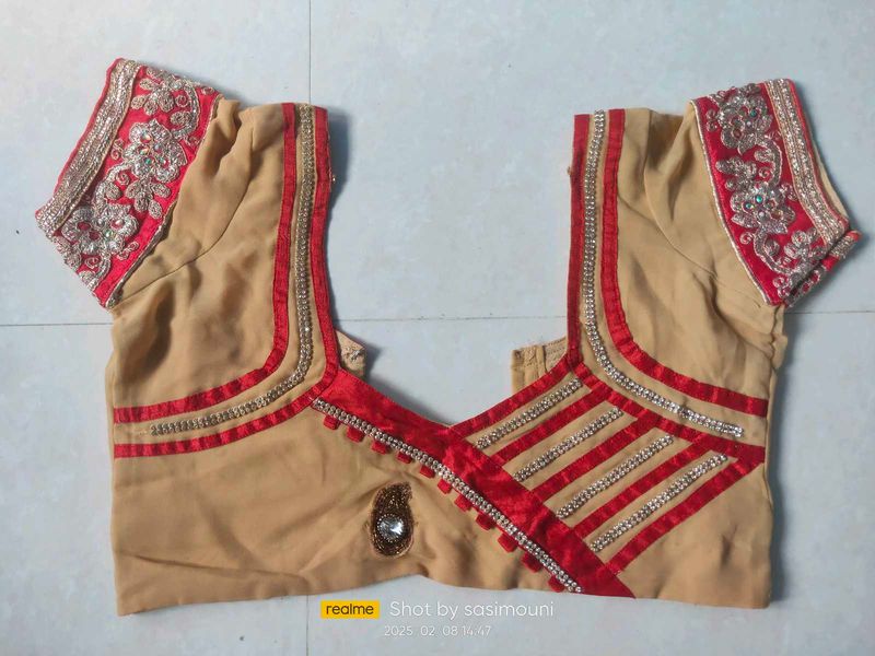 Cream&amp;Red Combination Blouse