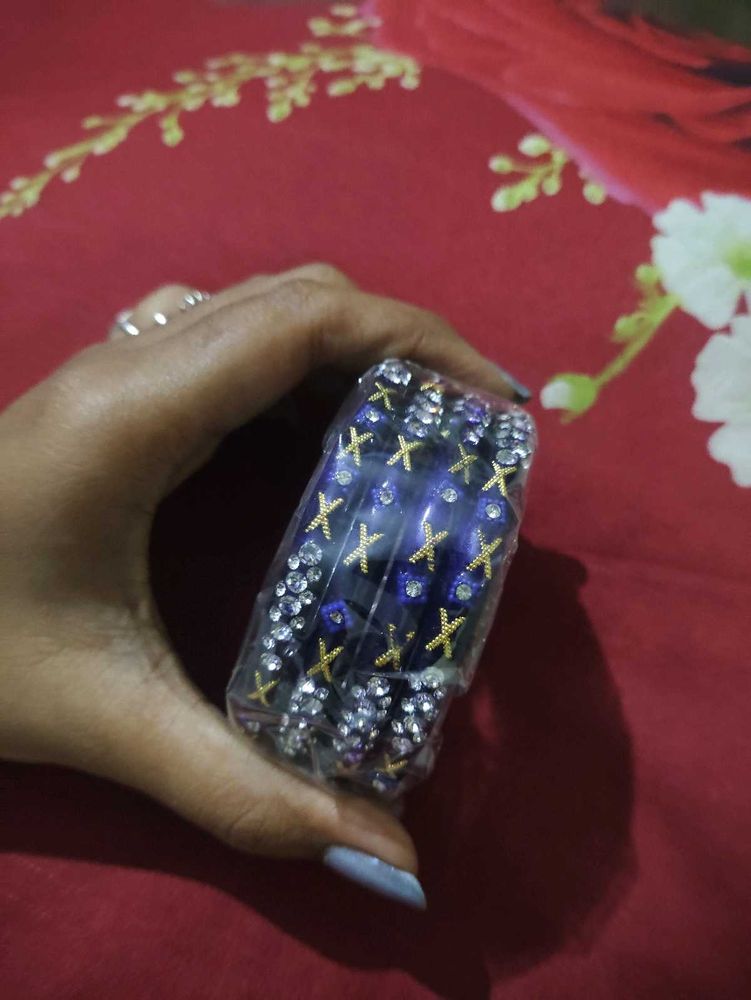 Sparkling Blue &amp; Gold Bangles Set