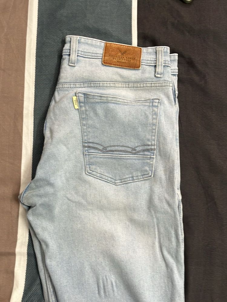 American Eagle Light Wash Jeans