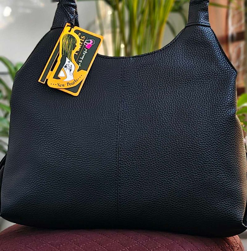 Stylish Black Pebble Leather Shoulder Bag