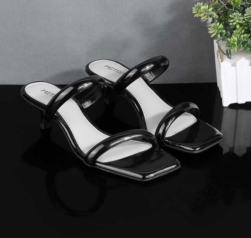 Metro Black Heels - Stylish &amp; Chic