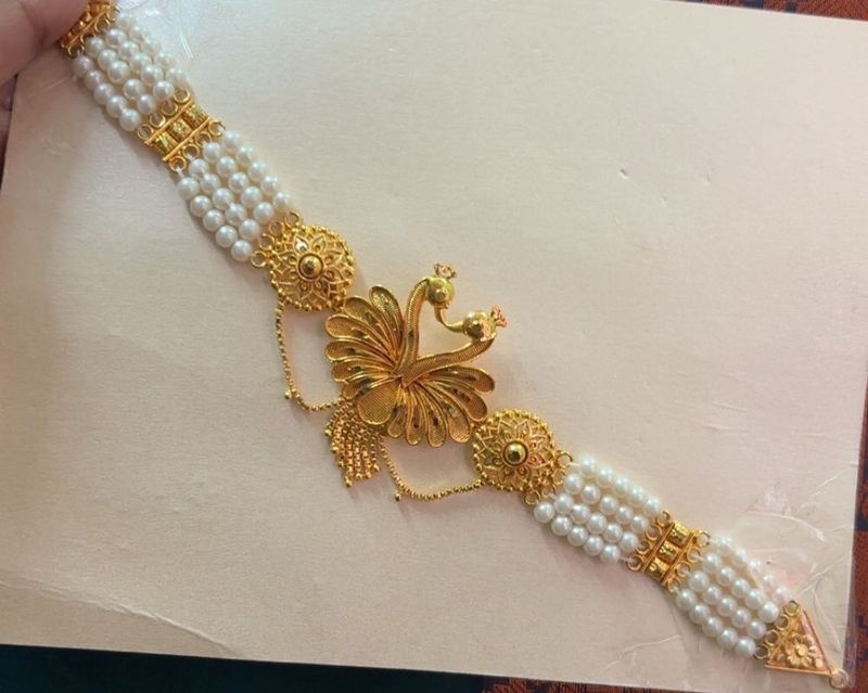 Elegant Pearl &amp; Gold Peacock Choker Necklace