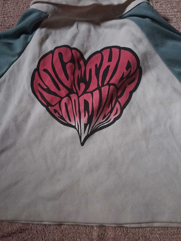 Graphic Heart v neck white crop top