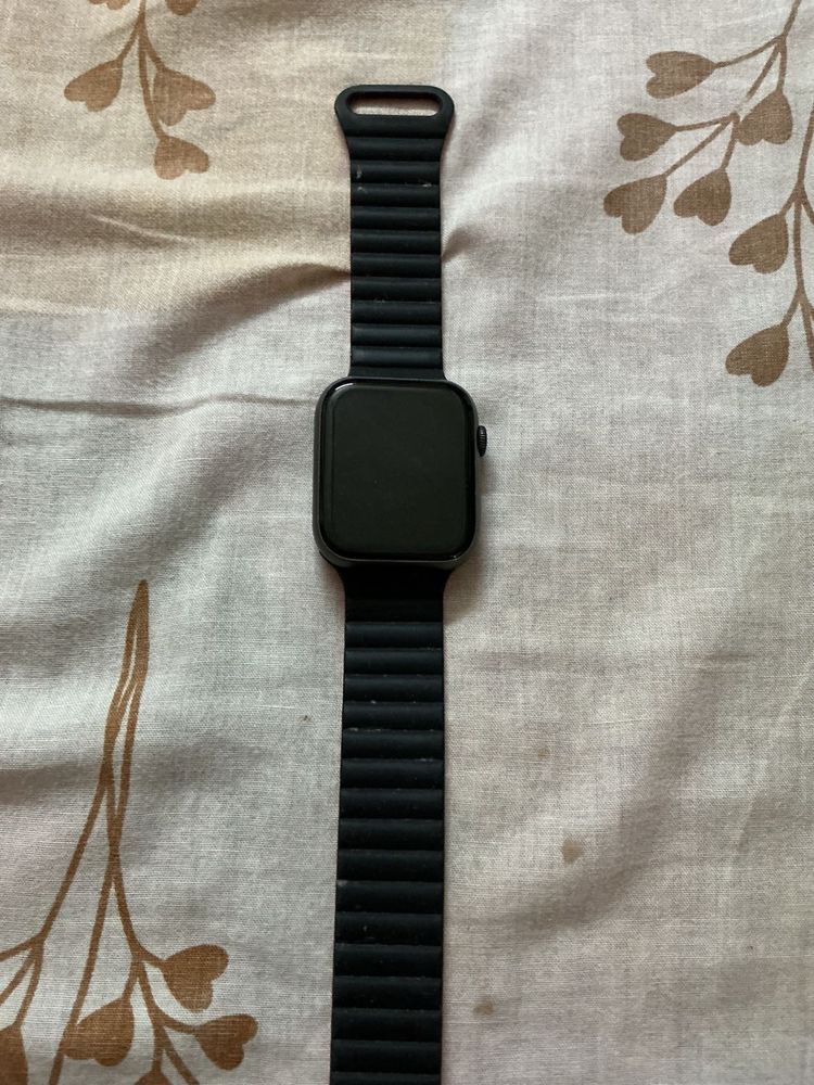 Sleek Black Smartwatch