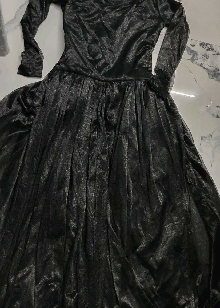 gown
