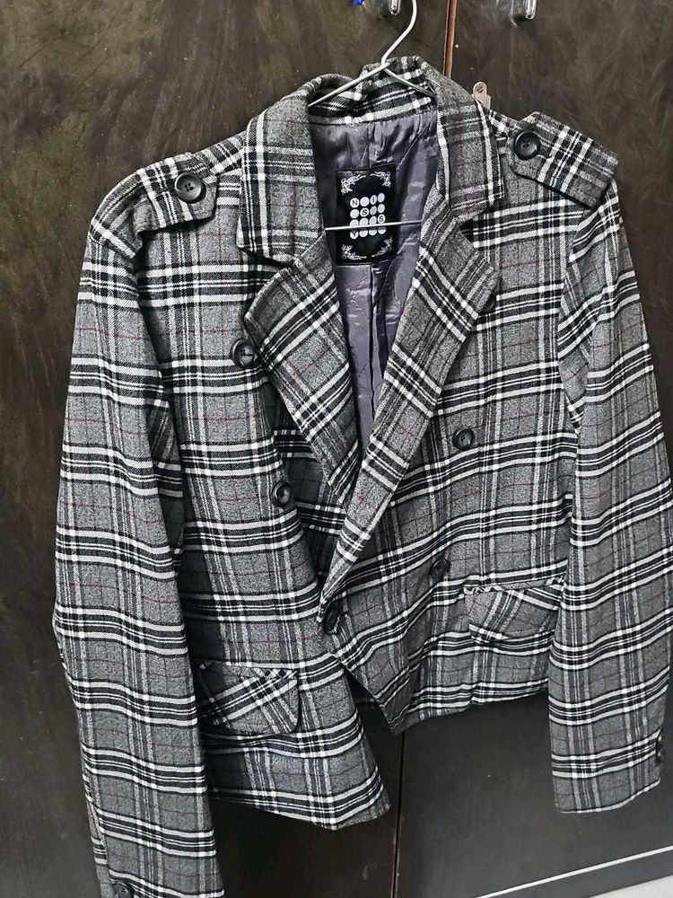 Price Drop ! Trendy Plaid Jacket