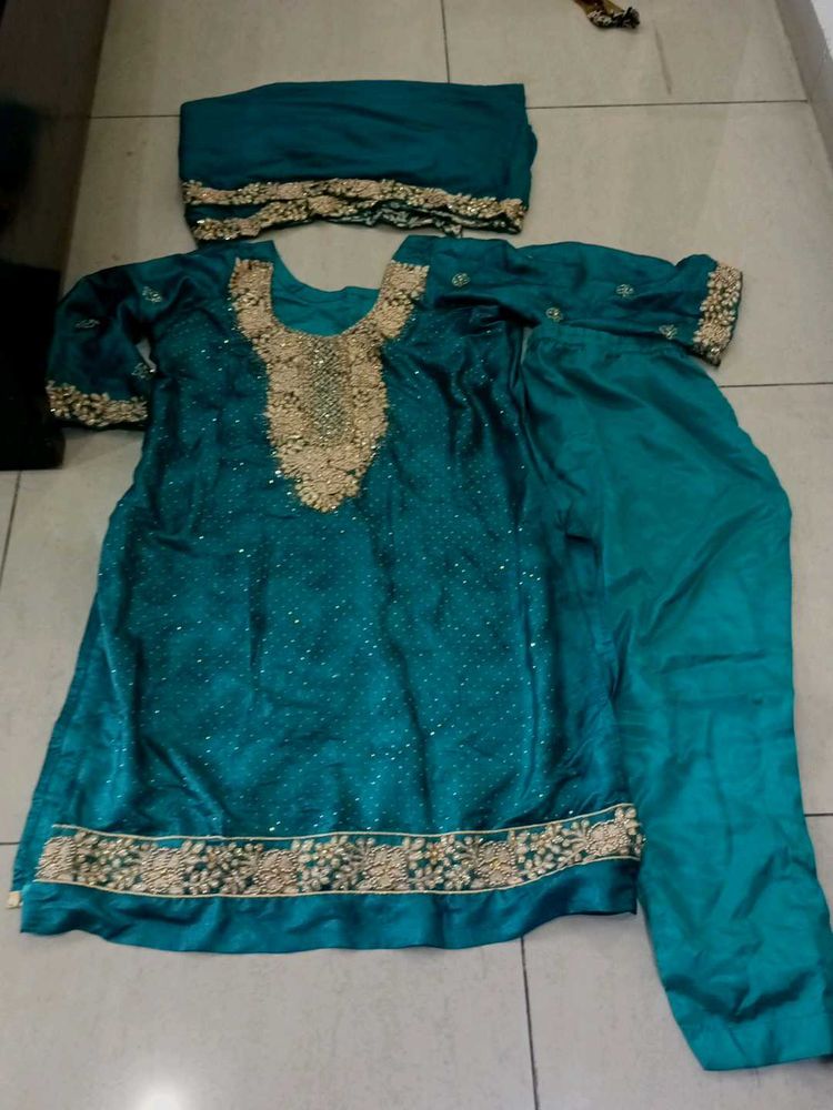 Elegant Teal Kurta Set with Embellishments